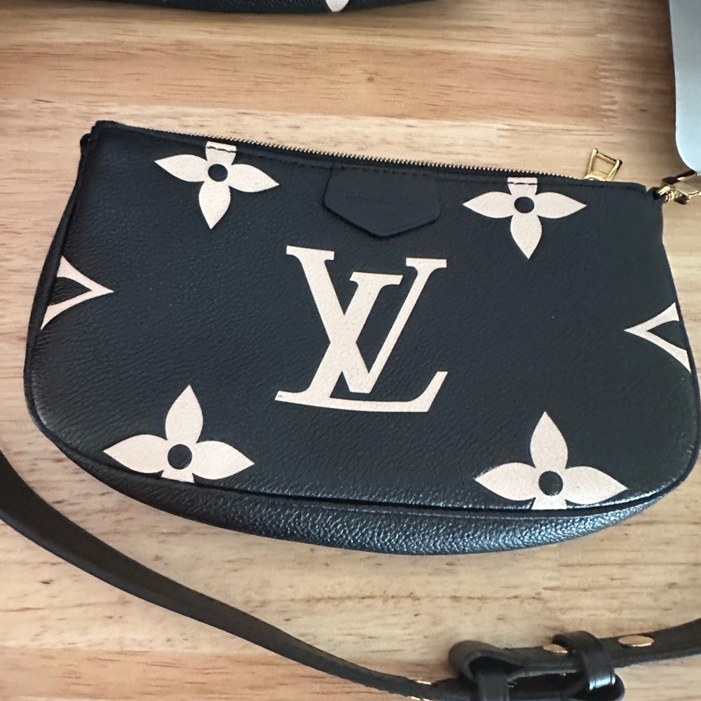 Louis Vuitton Black and Cream Crossbody Bag Set-NEW & Flawless - Picture 2 of 7